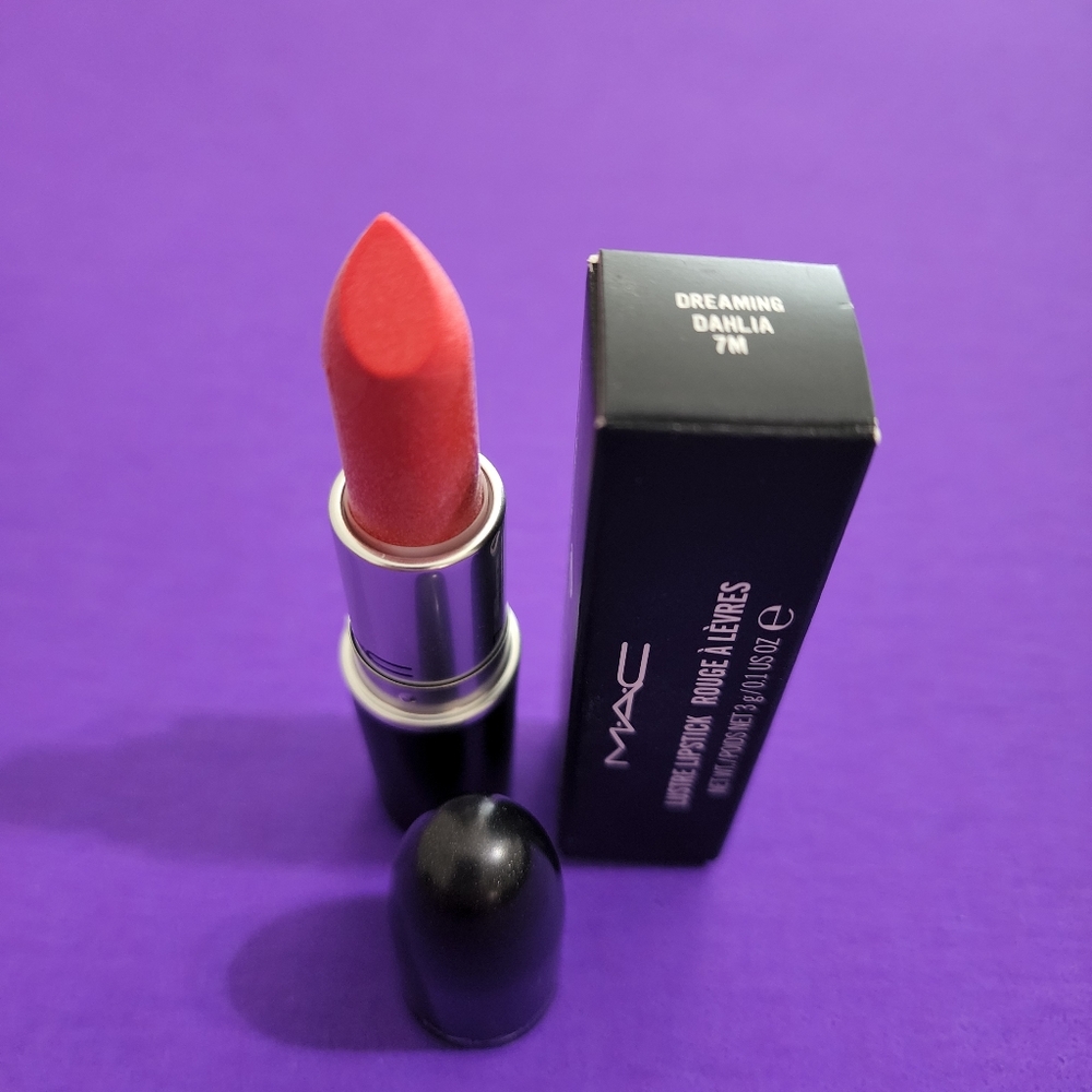 MAC Cosmetics Dreaming Dahlia Lustre Lipstick
